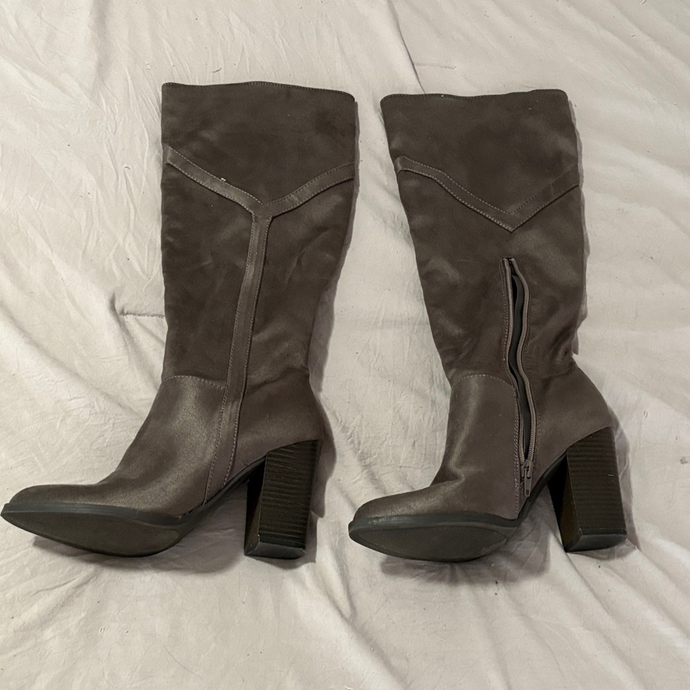 Women’s Gray Knee-High Heeled Boots